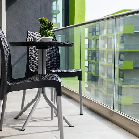 Apartament Alezzi Black&white 3 * Нэводари
