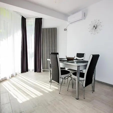 Apartament Alezzi Black&white 3 Нэводари
