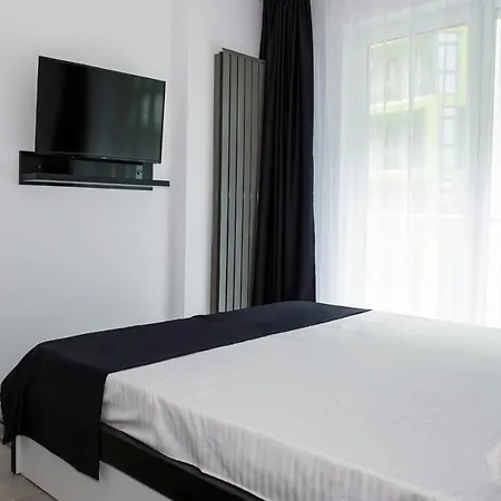 Апартаменты Apartament Alezzi Black&white 3 Нэводари