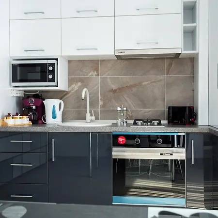 Apartament Alezzi Black&white 3 *