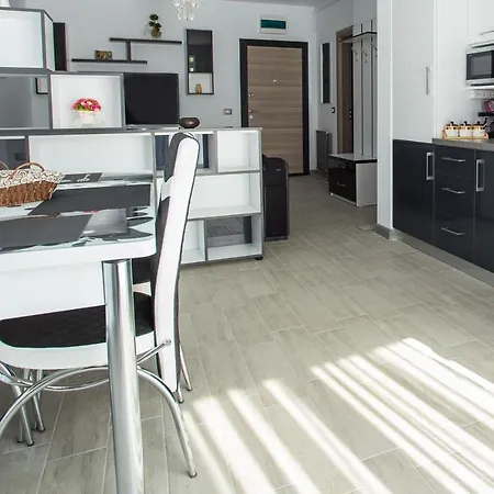 Apartament Alezzi Black&white 3 Apartman Năvodari